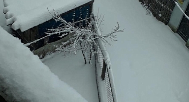KAR 14 KÖY YOLUNU ULAŞIMA KAPATTI
