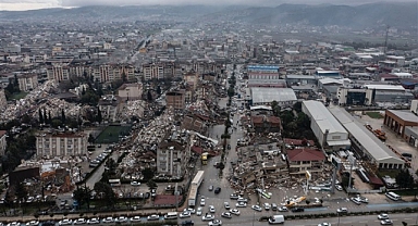 7 GÜN BOYUNCA MİLLİ YAS İLAN EDİLDİ.. ZONGULDAK'TA BAYRAKLAR YARIYA İNDİ