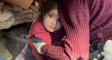 Madenciler 5 yaşındaki Sidra’yı enkazdan çıkardı