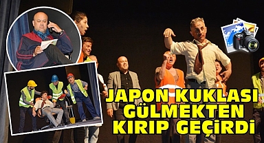 Japon Kuklası gülmekten kırıp geçirdi