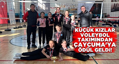 Küçük Kızlar Voleybol Takımından Çaycuma'ya ödül geldi