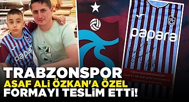 Trabzonspor Asaf Ali Özkan'a özel formayı teslim etti!